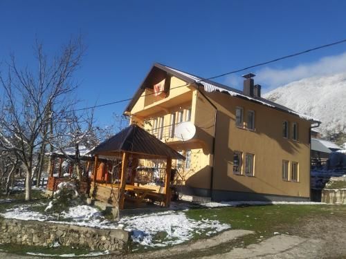 Гостевой дом Dedushi Guest house Vusanje-20